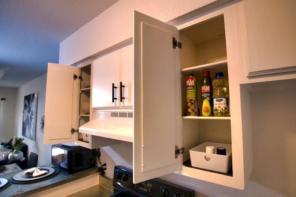 Chic & Cozy 2 Bedroom - 1 Bathroom - Rated * Eagle Pass